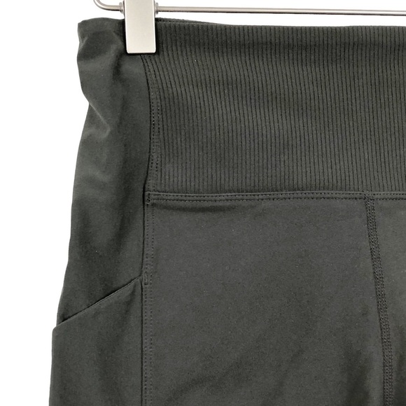 Athleta Excursion Hybrid 11”‎ Short - Picture 10 of 12